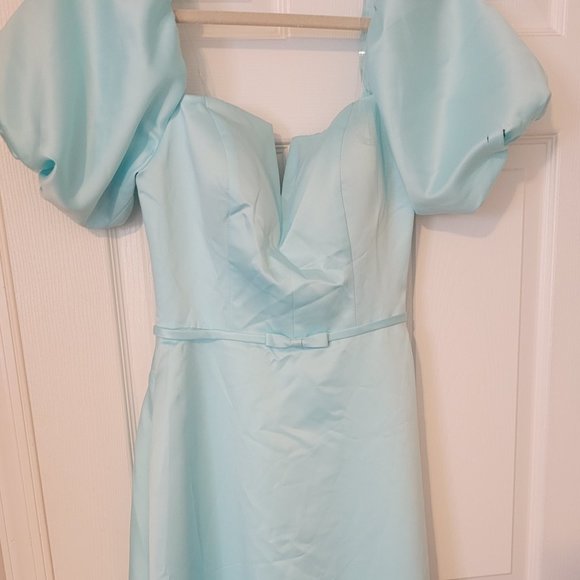 Dresses - Picture 14 of 16